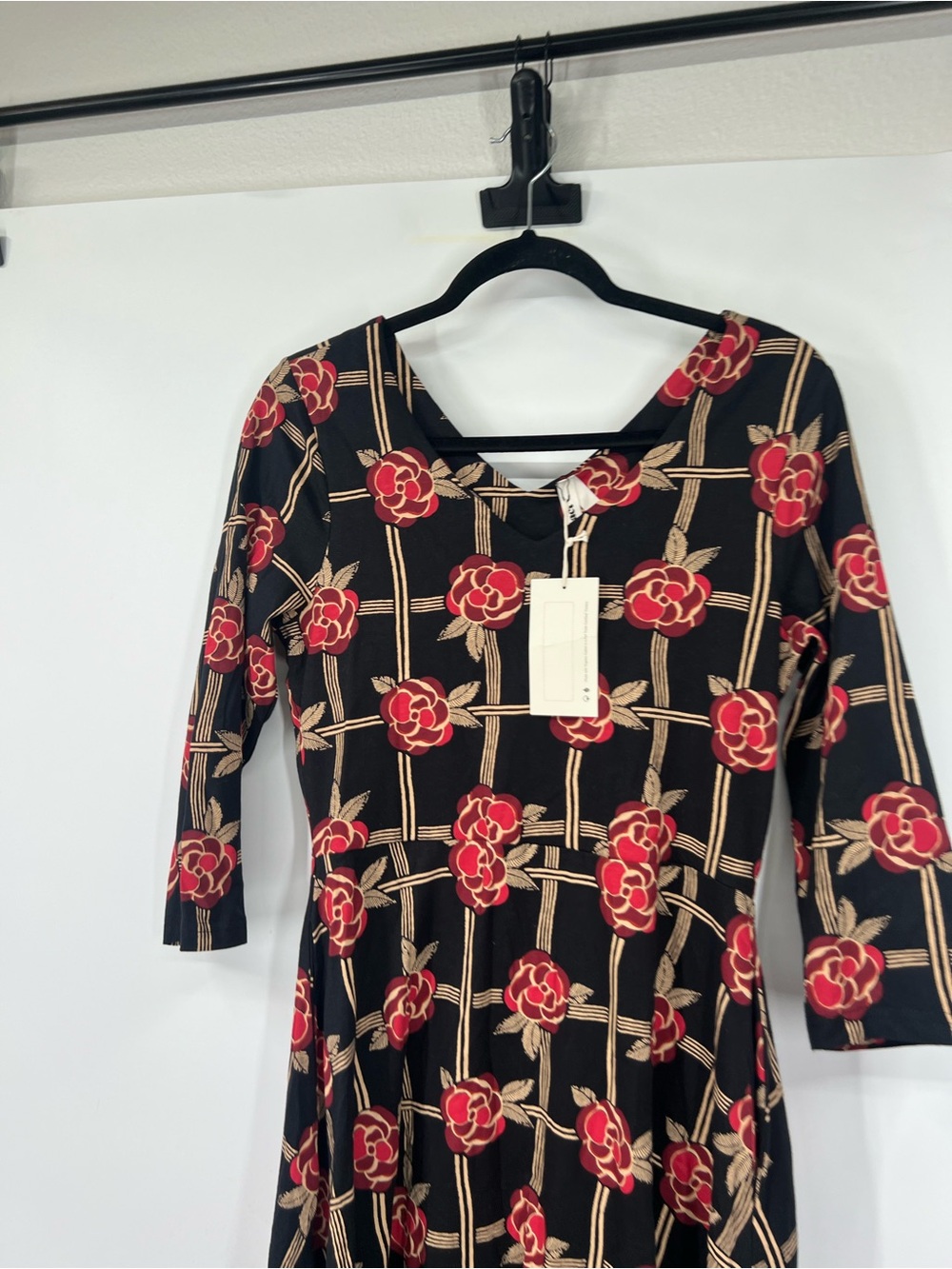 Pact Floral Fit & Flare Midi Dress 3/4 Sleeve Red Rose Print NWT - Picture 2 of 7